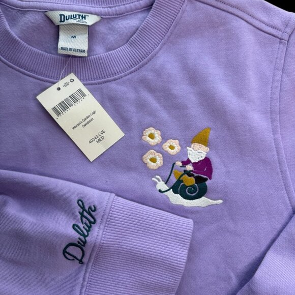 NWT Duluth women's logo sweatshirt size medium - Picture 5 of 6